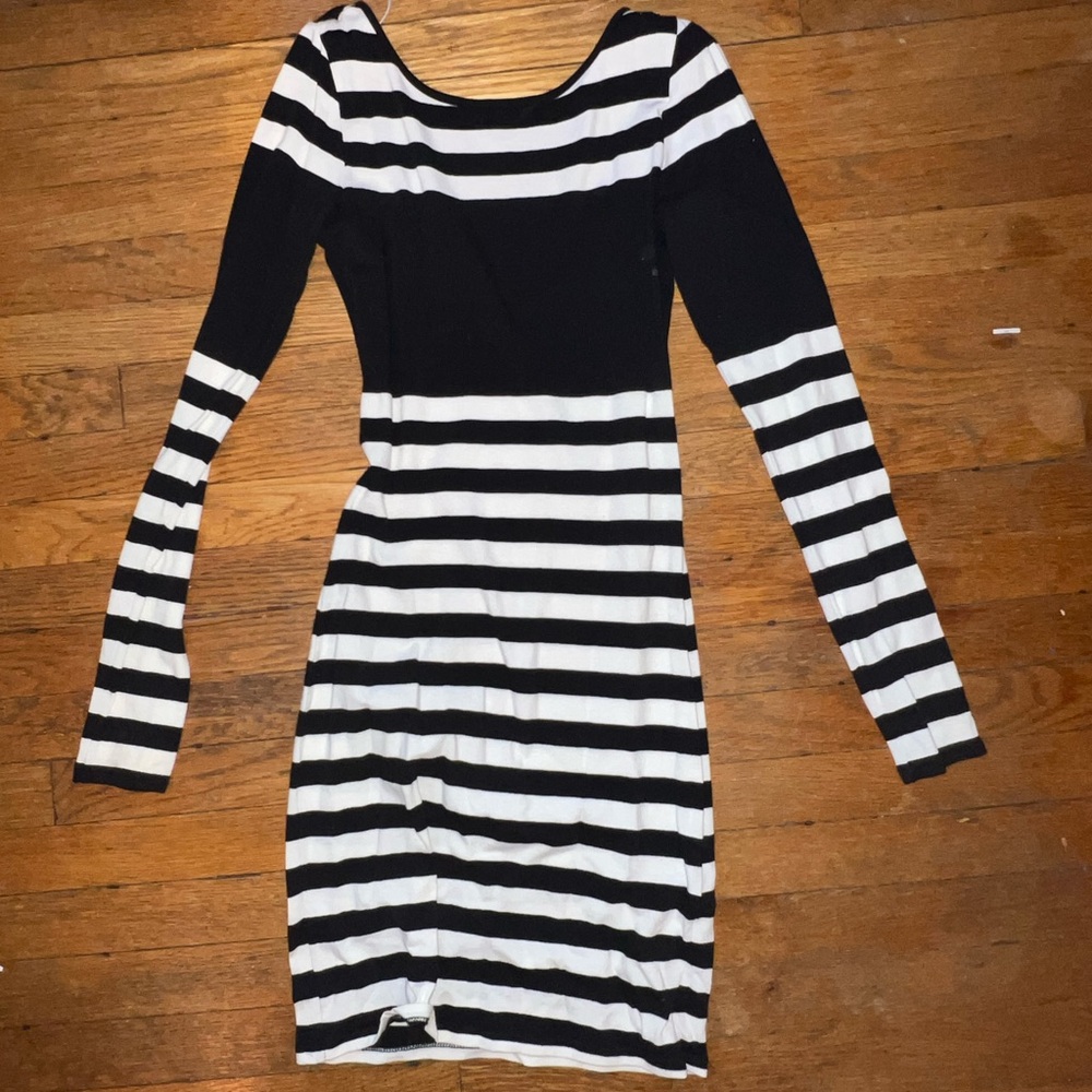 Guess black and white low back body con long sleeve dress